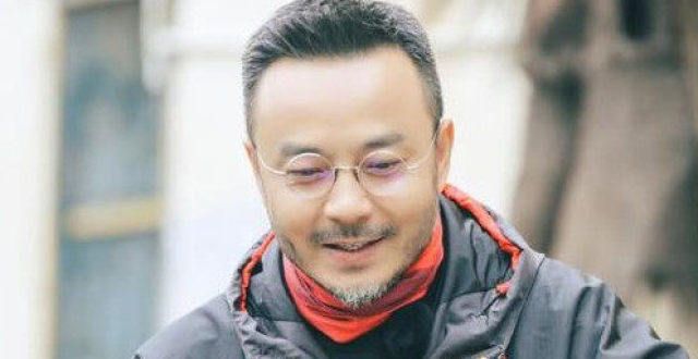 汪涵杨迪聚餐惹争议？吃饭不用公筷，网友吐槽：放在那里是摆设？