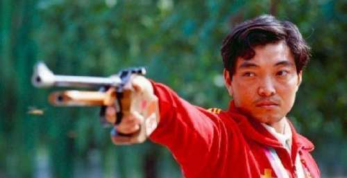 韩国教授指责吴京服装抄袭韩剧造型，中国网友：到底谁抄袭谁？