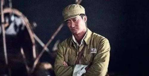 年度票房破400亿 《长津湖》票房突破40亿