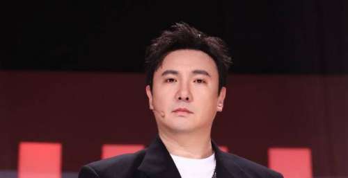 《蒙面舞王》盛典之夜沈腾跳起东北扭秧歌