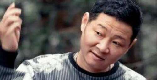 靠一部剧翻红，淡出荧幕的“三德子”，归来已成富豪