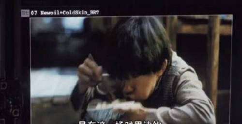 易烊千玺暴风吸入食物道具 吴京打趣：你再吃道具都没得使了
