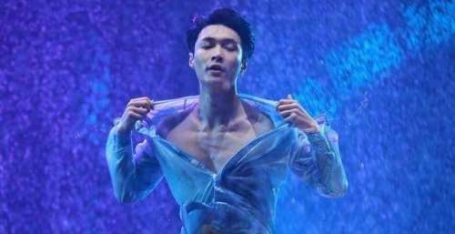 张艺兴先行曲上线反响剧烈，点击量破百万，结果就这？