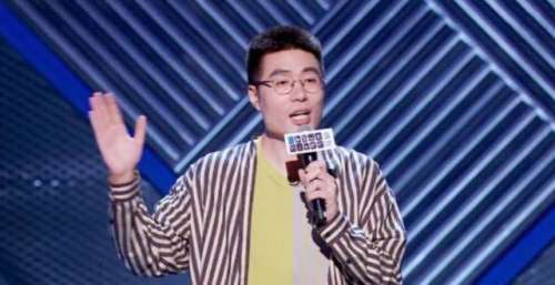 王勉这种唱歌的脱口秀表现形式，不是正宗的脱口秀