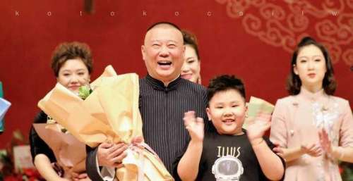 参加慰问演出，成立党支部，非主流的德云社是在向主流靠拢吗？