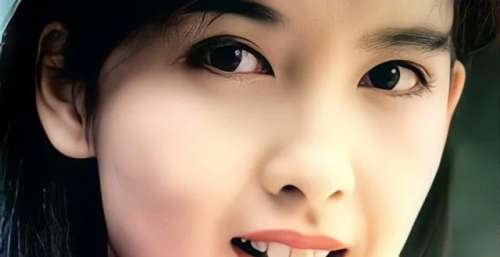 周慧敏是一个时代的符号，青春美丽足以成为“玉女掌门人”的代名词