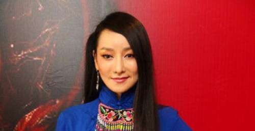 娱乐圈互撕大战：“神婆”萨顶顶与“毒舌”金星之间到底发生了什么？
