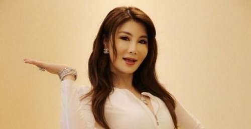 杨丽菁发文回应被殴打辱骂一事，疑与发表爱国言论有关