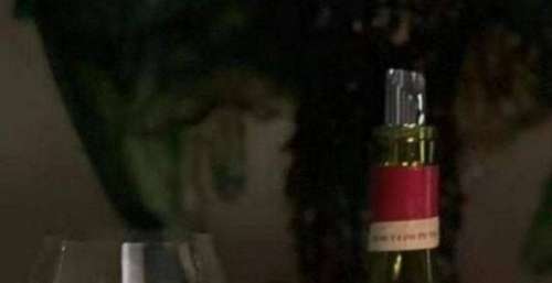 刘嘉玲深夜叹逾20万红酒晒自拍 热爱品酒曾推出个人红酒品牌