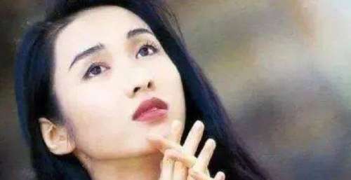 黎姿晒出三个女儿近照，却被网友吐槽：女神的基因真是浪费了