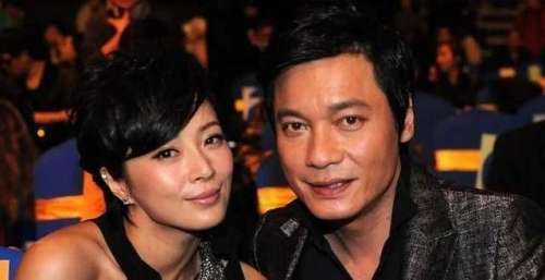 58岁罗嘉良晒隔离生活！与小11岁二婚妻子隔空互动，女方家世显赫