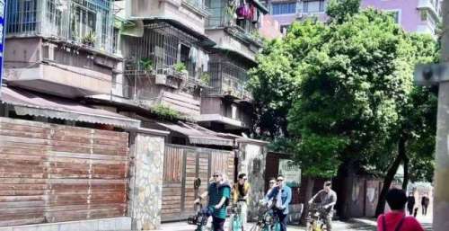陈小春张智霖等“哥哥”现身广州东山口，团综《大湾仔的夜》来了！