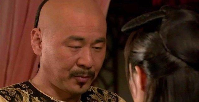《甄嬛传》甄嬛的第一个孩子，皇后怎么不直接借齐妃的手除掉？