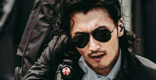 回头再看“香港四帅”的颜值和演技，谁不说一句“永远的神”
