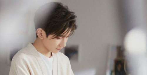 TFBOYS-王源 接受采访：音乐是一辈子的修行，没有说退不退休！