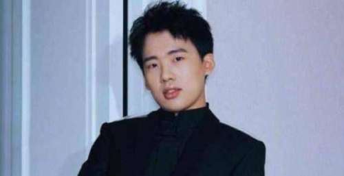 侯瓒作为的长女，她是怎么评价师哥郭德纲的？看完涨知识了