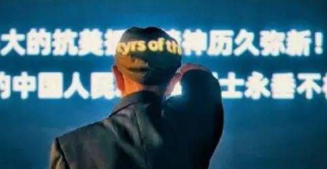 这场电影只为一人放映！最后这个动作让人落泪