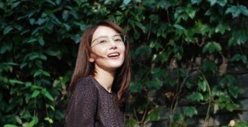赵又廷晒居家大片，阳光帅气温暖男人味十足，2岁女儿像他基因好