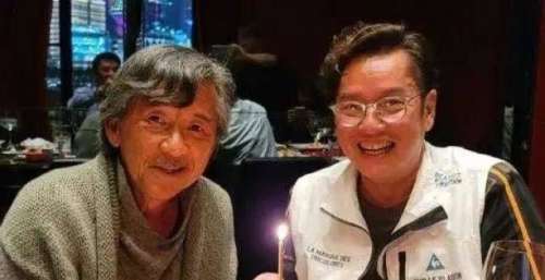 71岁谭咏麟再度为74岁林子祥庆生，两大巨星同框显年轻