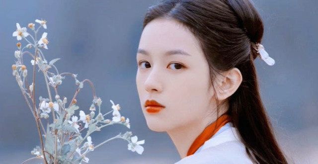 相要笑死人周也又一部古装玄幻剧来袭，路透造型惹人爱，完全就是个美人坯子出狠招
