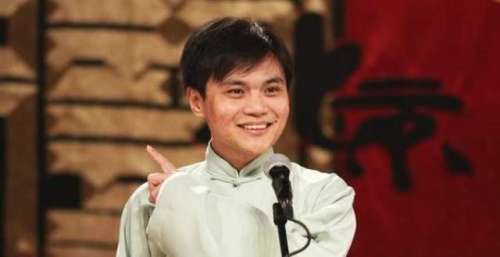 浩惊喜颁奖太逗了！郭德纲初见高峰，他正在实验室做鲫鱼解剖！脱口秀
