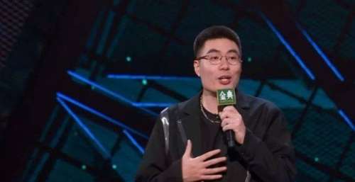 战整破防了《脱口秀大会》第四季落幕，周奇墨拿大王，凭的是什么？脱口秀