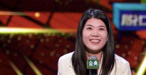单身太久了《脱口秀大会》“最不重要的颁奖典礼”，于谦、罗永浩惊喜颁奖阎鹤祥