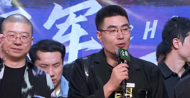 邀请难度大《脱口秀大会》冠军诞生，最大的“彩蛋”不是周奇墨，而是王思聪披哥错