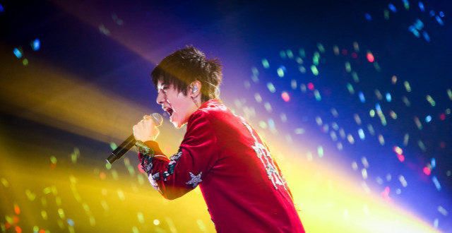 只是因谢娜华晨宇演唱会门票开售，全员站票引争议，最贵门票仅1280元四川软