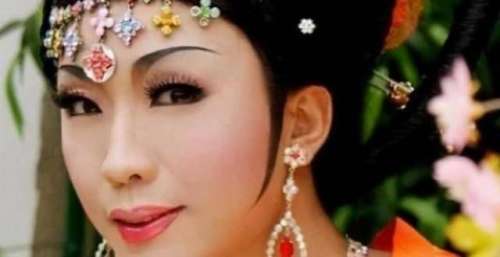 将何去何从李玉刚有多渣？走红后抛弃糟糠之妻，二婚成外国高官女婿吴彤带
