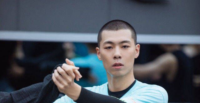 小学生文笔《披荆斩棘的哥哥》瑞奇排练双人舞引期待 李响首秀吉他弹唱献
