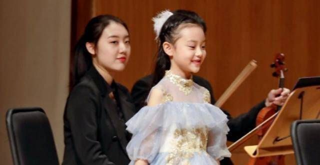 男孩回来了修杰楷二女儿变美啦！5岁咘咘生活照被传开，这正脸颜值好绝那个唱