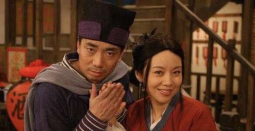 谢娜没有错一次节目，侯勇向好友范明借钱，范明一句话让侯勇惭愧！想到胡