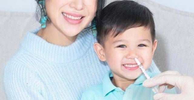 丑男还卖惨胡杏儿4岁长子近照曝光，五官帅气笑容超甜，注射疫苗毫不紧张罗云熙