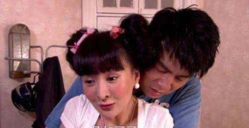 迅演屠呦呦还记得《回家的诱惑》里的傻大姐吗？当她生活照流出，美到认不出专访导