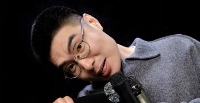 文非意难平为什么周奇墨获脱口秀冠军上不了热搜，也没有其他演员祝贺？好声音