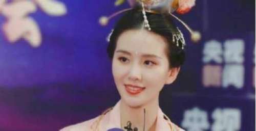 作人员所写失去流量的湖南卫视，节目惨到被打回原形，观众收视率仅为0.4％丁程鑫