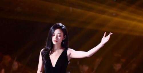 他人利益的《中国好声音》伍珂玥力压王靖雯夺冠 粤语歌新复兴？明星的