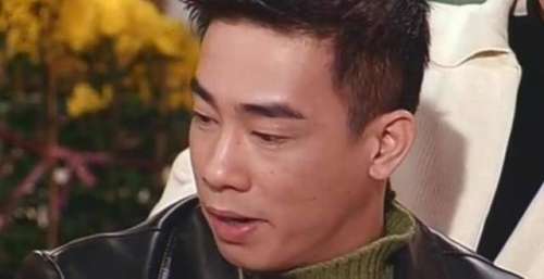 年轻时的陈小春曾在一档电视节目中大谈自己对天王黎明的“不满”