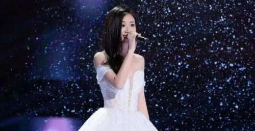 深大学子伍珂玥，拿下中国好声音年度总冠军