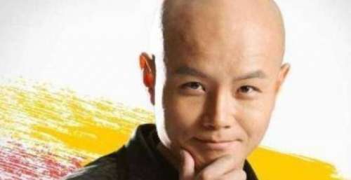 从金牌导师到街头卖艺，而今遁入空门，乐嘉背后到底经历了什么？