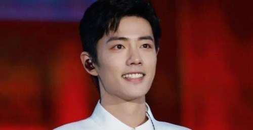 搭档成龙、登上央视，肖战这次破圈了