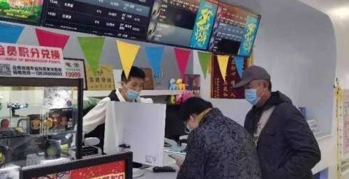 秋深，情燃！《长津湖》激起冰城正能量