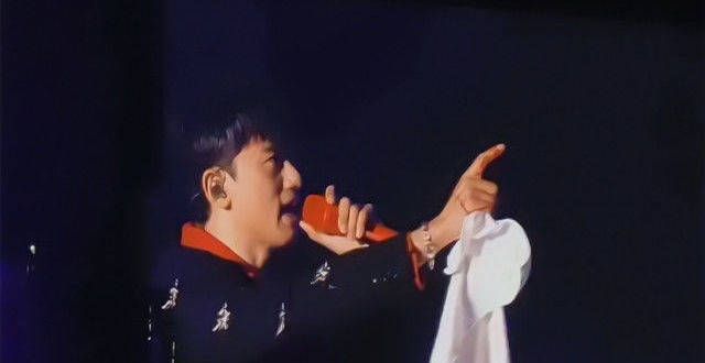 张杰演唱会从升降机掉落，一边流血一边唱歌，评论区却“变了味”