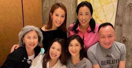 气质依然！朱玲玲为两港姐庆祝生日，60岁叶倩文白发抢镜！