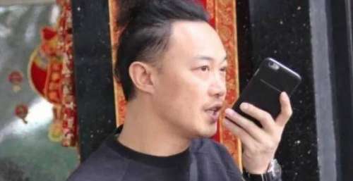 陈奕迅现身义演，处境艰难？