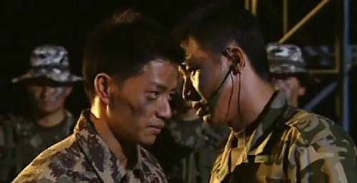 囧！首映日票房才8.4万，钢七连连长的电影，远不及《长津湖》