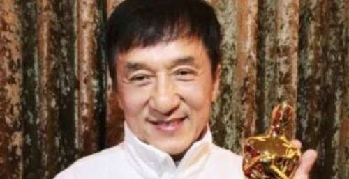 《长津湖》票房逼近50亿，成龙当初在《战狼2》后说的话成真了！