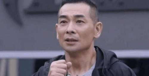 赵文卓问陈小春：为何不推荐郑伊健来《披荆斩棘》？他的回复显情商