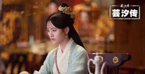 《嘉南传》被群嘲：鞠婧祎妆容成“灾难现场”，满头珠钗像门帘